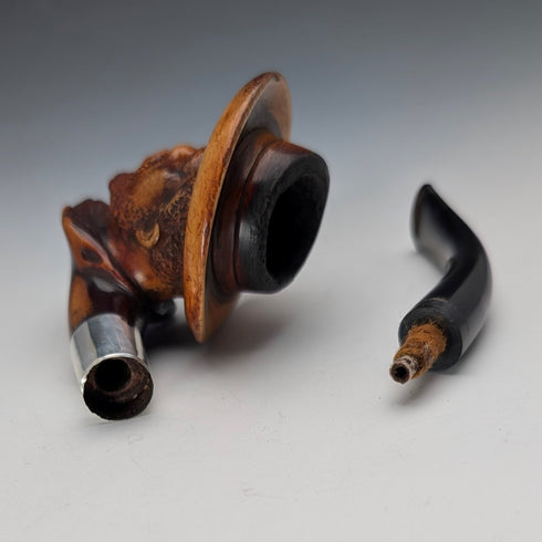 1901 British Antique Meersham Pipe by William Harrison, in case