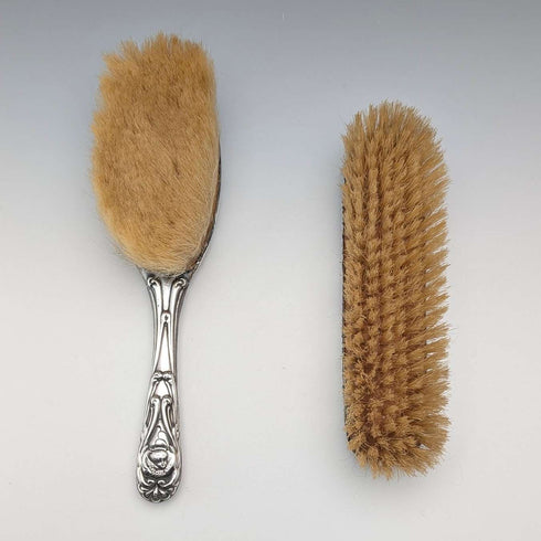 1909年英國Levi & Salaman出品的古董純銀裝飾手柄梳妝刷套裝