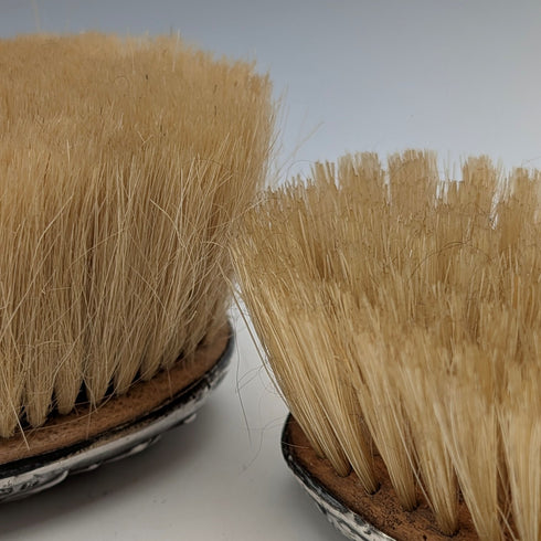 1909年 英国アンティーク 純銀装飾ハンドル ドレッシングブラシセット Levi&Salaman