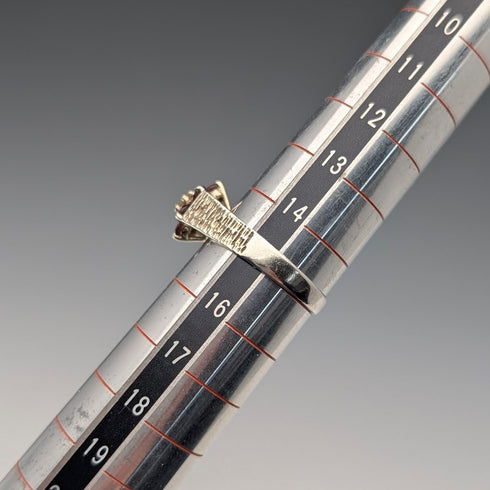 英国ヴィンテージ 純銀製 ガーネット&ジルコニア フラワー リング (15号)指輪