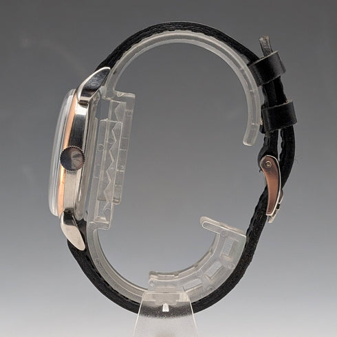 約1946年歐米茄男士機械腕錶,Cal. 30T2PC機芯,蜘蛛耳式錶耳,黑色錶盤,走時良好