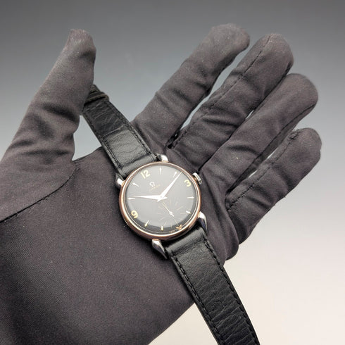 約1946年歐米茄男士機械腕錶,Cal. 30T2PC機芯,蜘蛛耳式錶耳,黑色錶盤,走時良好