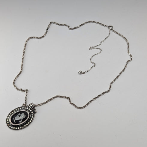 英國復古韋奇伍德純銀鑲嵌黑碧玉吊墜,搭配純銀鍊