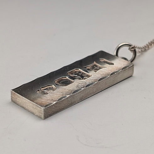 1977 British Vintage Sterling Silver Jubilee Ingot Pendant with Sterling Silver Chain, 30.3g Total