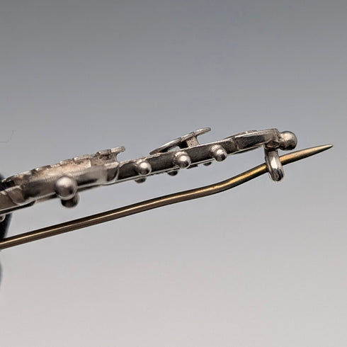 1892年 英国アンティーク 純銀製 木に止まる鳥の彫金 ブローチ