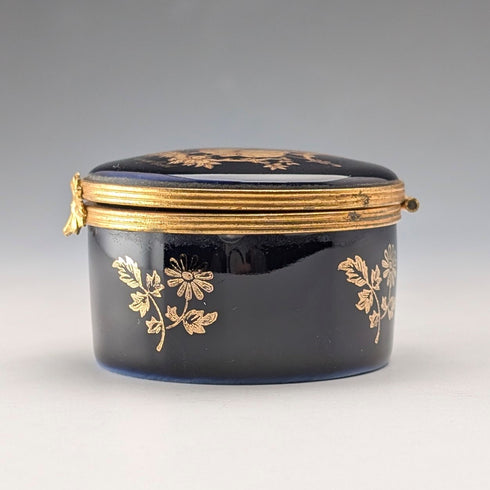 法國復古利摩日-卡斯特爾鈷藍色瓷藥盒,飾以22K金點綴,愛情故事設計