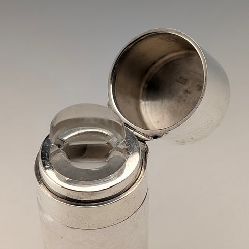 1879年英國古董純銀玻璃香水瓶,飾有飛馬圖案,托馬斯·約翰遜 I/II