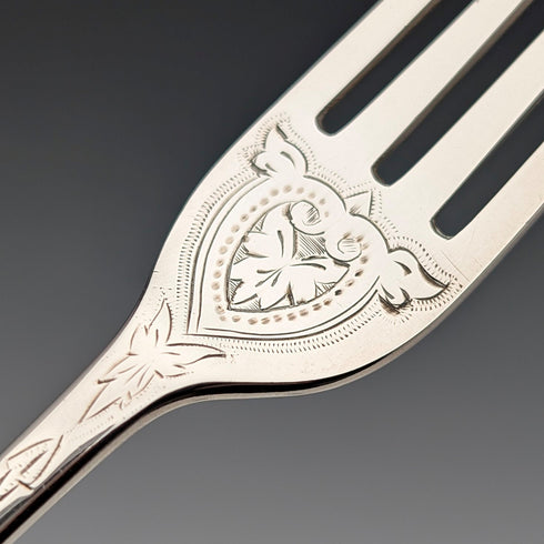 Antique British sterling silver cutlery set, circa 1866, 110g total weight, in case, Martin, Hall & Co.