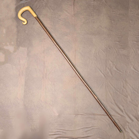 Vintage large curved handle hazel shaft shepherd's walking stick, 132cm
