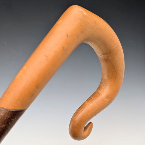Vintage large curved handle hazel shaft shepherd's walking stick, 132cm