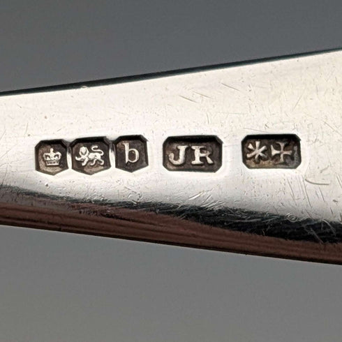 1919年英國古董純銀茶匙套裝,共6件,總重120克,由約瑟夫羅傑斯父子公司出品,原包裝盒