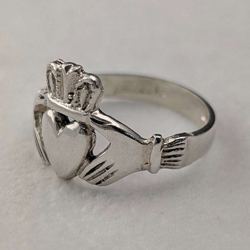 Vintage Irish Traditional Claddagh Ring Sterling Silver Ring (US Size 6)