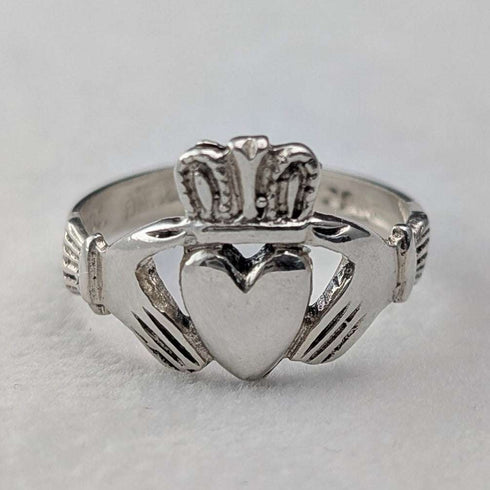 Vintage Irish Traditional Claddagh Ring Sterling Silver Ring (US Size 6)