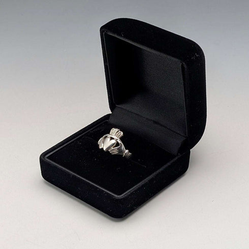 Vintage Irish Traditional Claddagh Ring Sterling Silver Ring (US Size 6)
