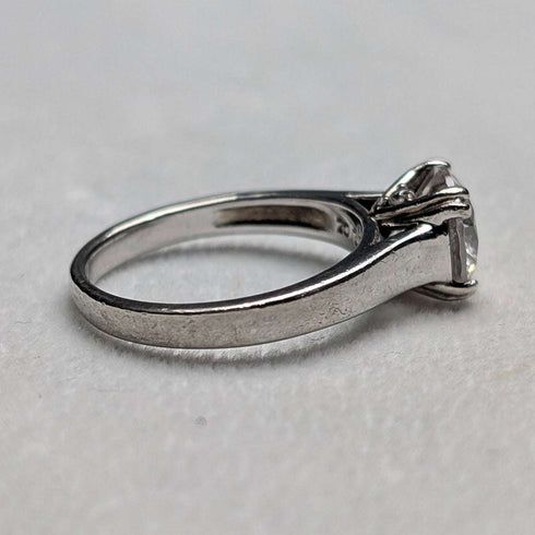 Vintage Cubic Zirconia Solitaire Sterling Silver Ring (JP size 11)