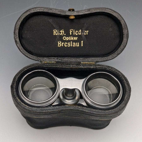 Binoculares de ópera vintage alemanes con incrustaciones de nácar y estuche original