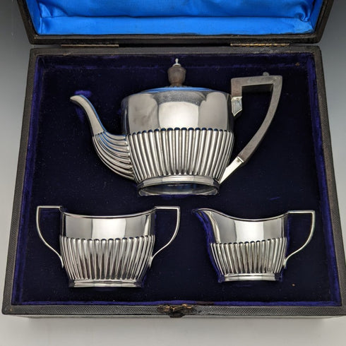 19世紀後半 英国アンティーク シルバープレート バチェラーティーポット3点セット Roberts&Belk ケース入り