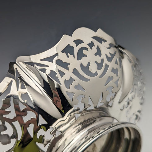 1936 年英國老式純銀(925 銀)帶柄鏤空碗 196 克 Viners