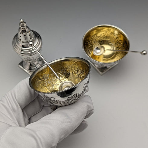 1887 年左右英國古董純銀 Crue(調味容器)套裝盒裝