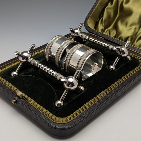 1915 年左右英國古董鍍銀餐巾環和刀架一對盒裝