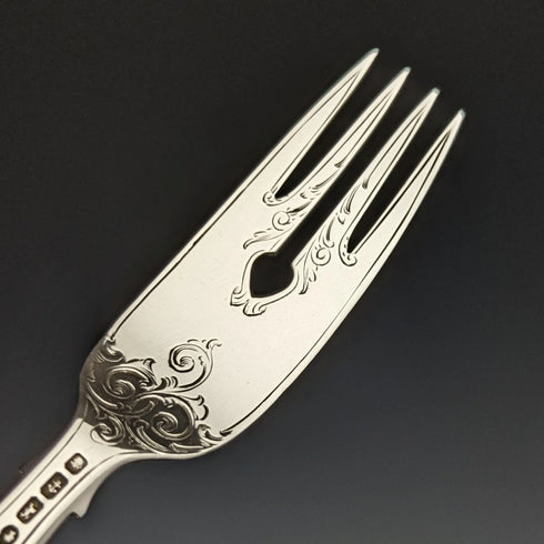 1875 British Antique Fish Cutlery Set 4x2 Sterling Silver Blade White Mother of Pearl Handle in Tray