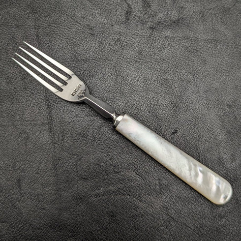 1915年 英国アンティーク フルーツカトラリーセット 純銀ブレード 白蝶貝ハンドル BOX入り①