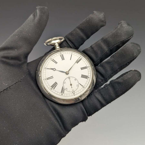 Reloj de bolsillo antiguo Ulysse Nardin, caja de plata con grabado de soldado, en buen estado de funcionamiento