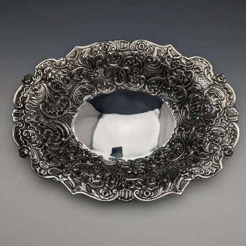 1900 British antique sterling silver bowl embossed 217g William Comyns
