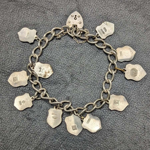 Pulsera de dijes de plata esterlina vintage británica, 23 g