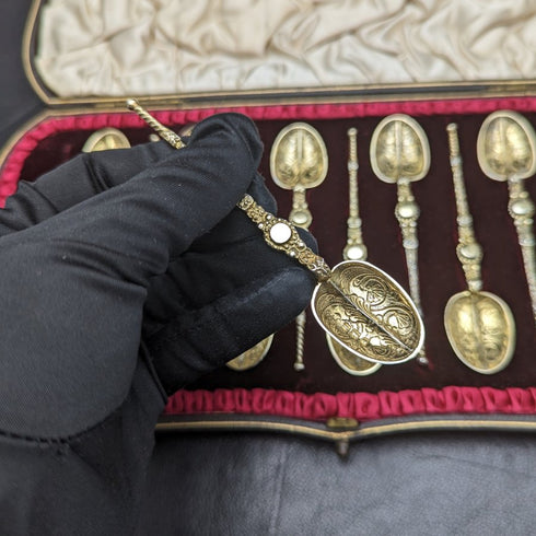 1901年 英国アンティーク 純銀金メッキ アノイティングスプーン12本セット ケース入り