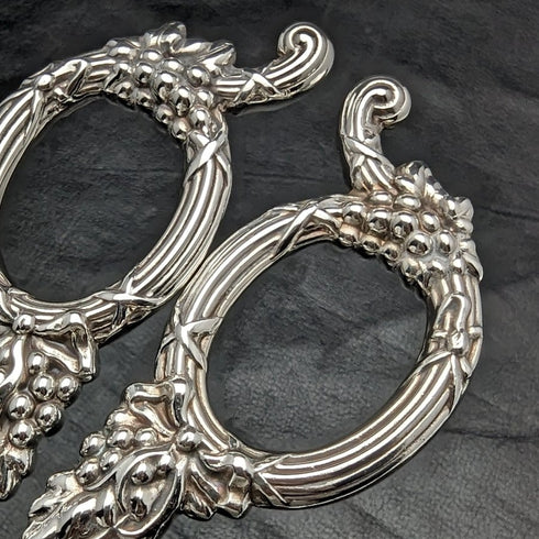 1963 British Vintage Sterling Silver Handle Grape Scissors 61g