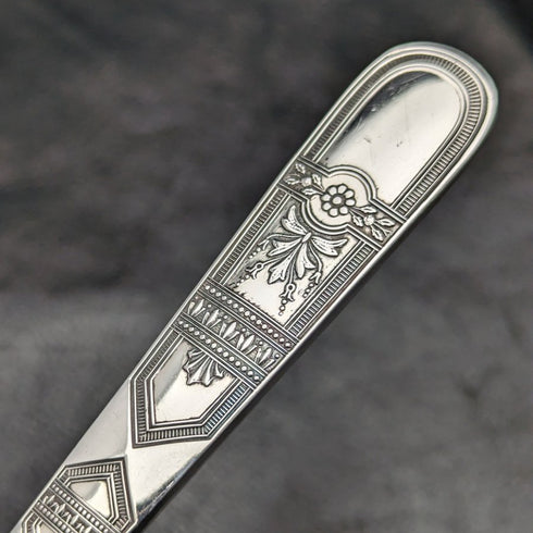 大約 1890 年英國古董鍍銀 Crisling 餐具套裝