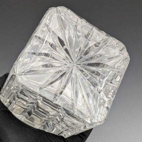 1981年 英国ヴィンテージ カットガラス 角型デキャンタ 純銀装飾 2100g