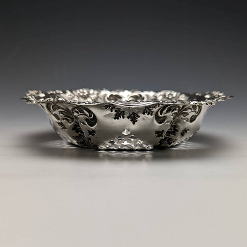 1897 British Antique Pure Silver Bonbon Dish Diameter 15cm William Neale