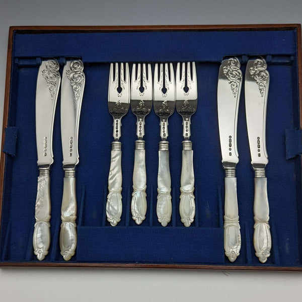 1875年 英国アンティーク フィッシュカトラリーセット 4x2 純銀ブレード 白蝶貝ハンドル トレー入り