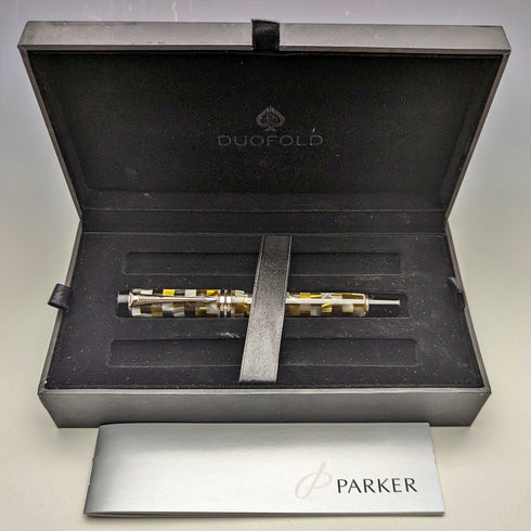 Bolígrafo roller Parker Duofold, fabricado en el Reino Unido, diseño de cuadros verdes, en estuche.