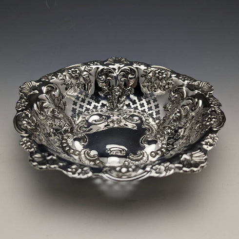 1897 British Antique Pure Silver Bonbon Dish Diameter 15cm William Neale