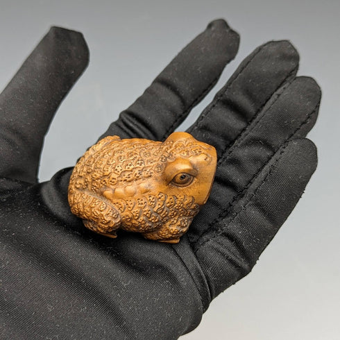Japanese vintage toad wooden netsuke