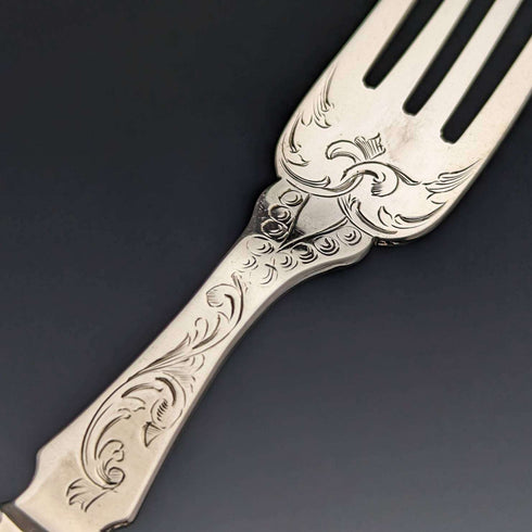 Late 19th Century British Antique White Pearl Shell Handle Sterling Silver Blade Fish Cutlery 6 Pair Set in Wooden Box