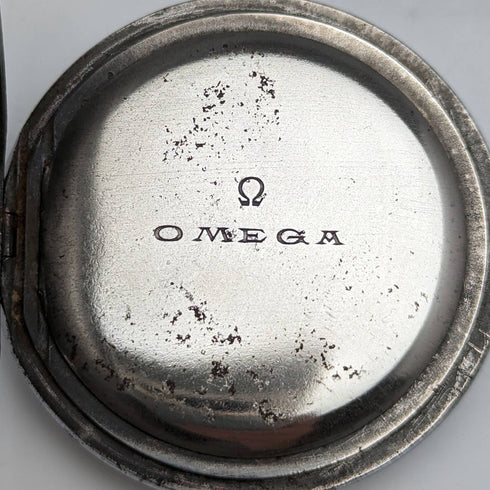 Reloj de bolsillo Omega antiguo, circa 1905, caja con baño de plata, en buen estado de funcionamiento