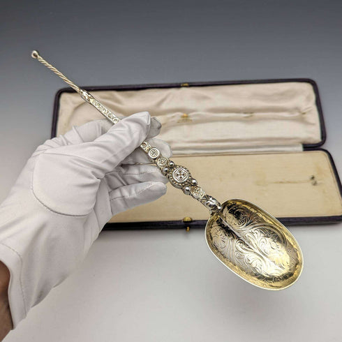 1910 British Vintage Pure Silver Large Annoting Spoon 85g Cased