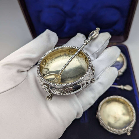 1860年頃 英国アンティーク 純銀 ソルトディッシュ&スプーン4組セット ケース入り