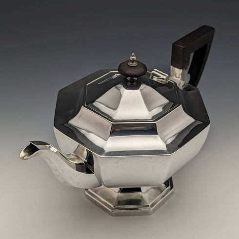 1918 British Antique Sterling Silver Large Teapot 731g Walker and Hall