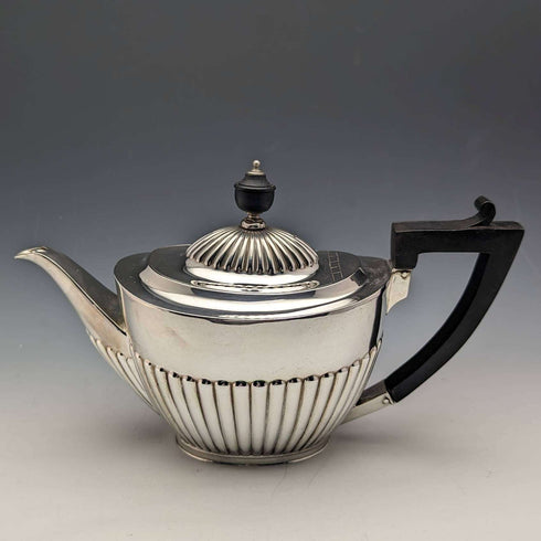 Tetera de plata de ley (925) antigua inglesa de 1902, 508 g, Goldsmiths & Silversmiths