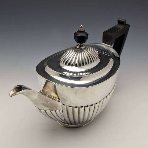 Tetera de plata de ley (925) antigua inglesa de 1902, 508 g, Goldsmiths & Silversmiths