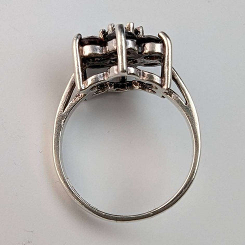 British Vintage Jewelry Garnet Sterling Silver Ring