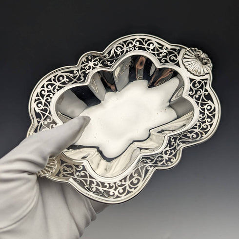 1902 British Antique Sterling Silver Dish 141g Harrison Brothers