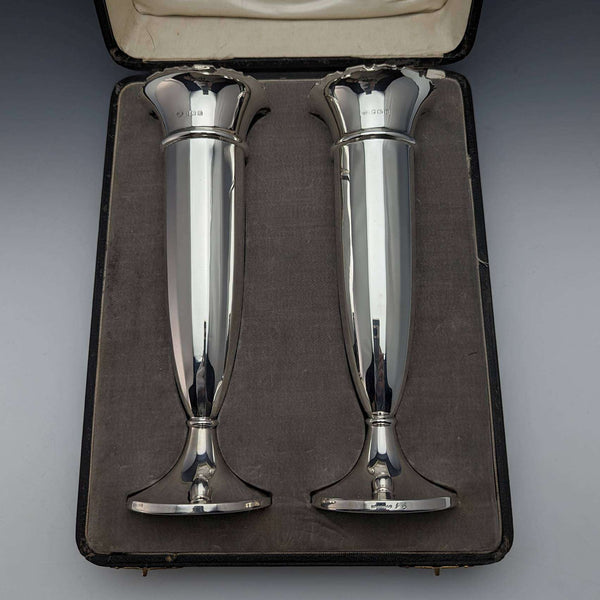1928 British vintage sterling silver vase pair 473g in case Adie Brothers