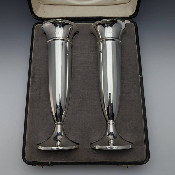 1928 British vintage sterling silver vase pair 473g in case Adie Brothers