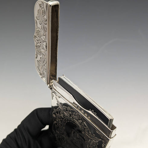 1869 年英國古董純銀變形卡包 92 克 ROBERT THORNTON